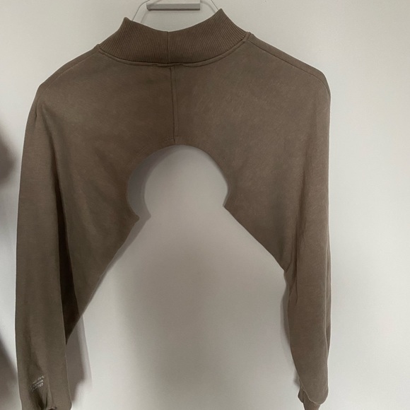 Zara, trendy sleeve-top! - Picture 3 of 5